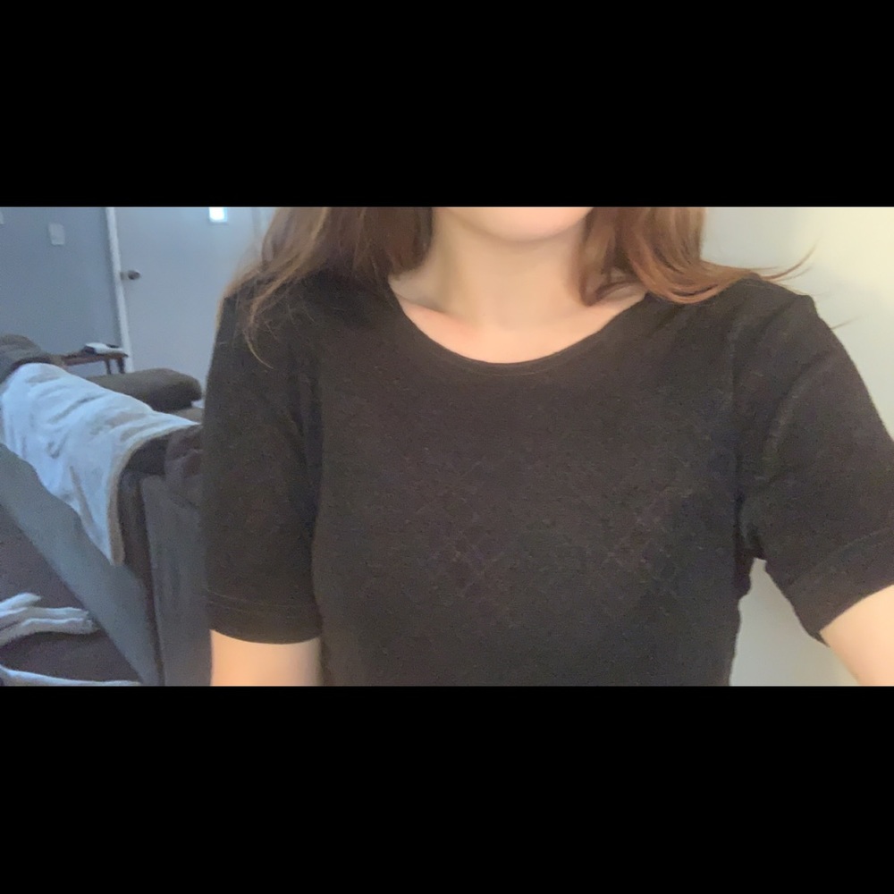 Black tee